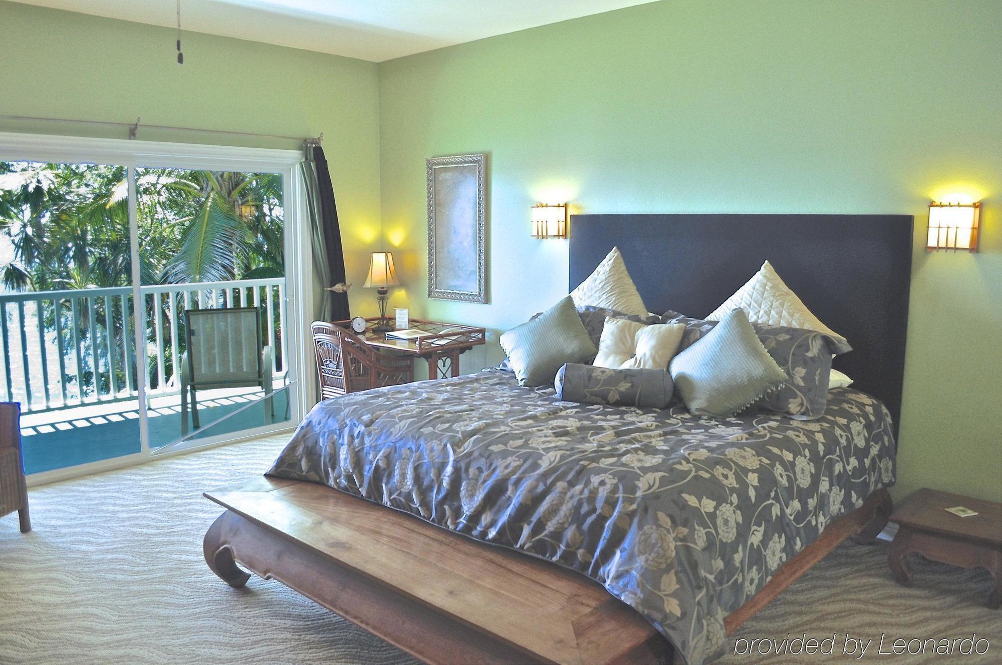 The Palms Cliff House Inn Honomu Exterior photo
