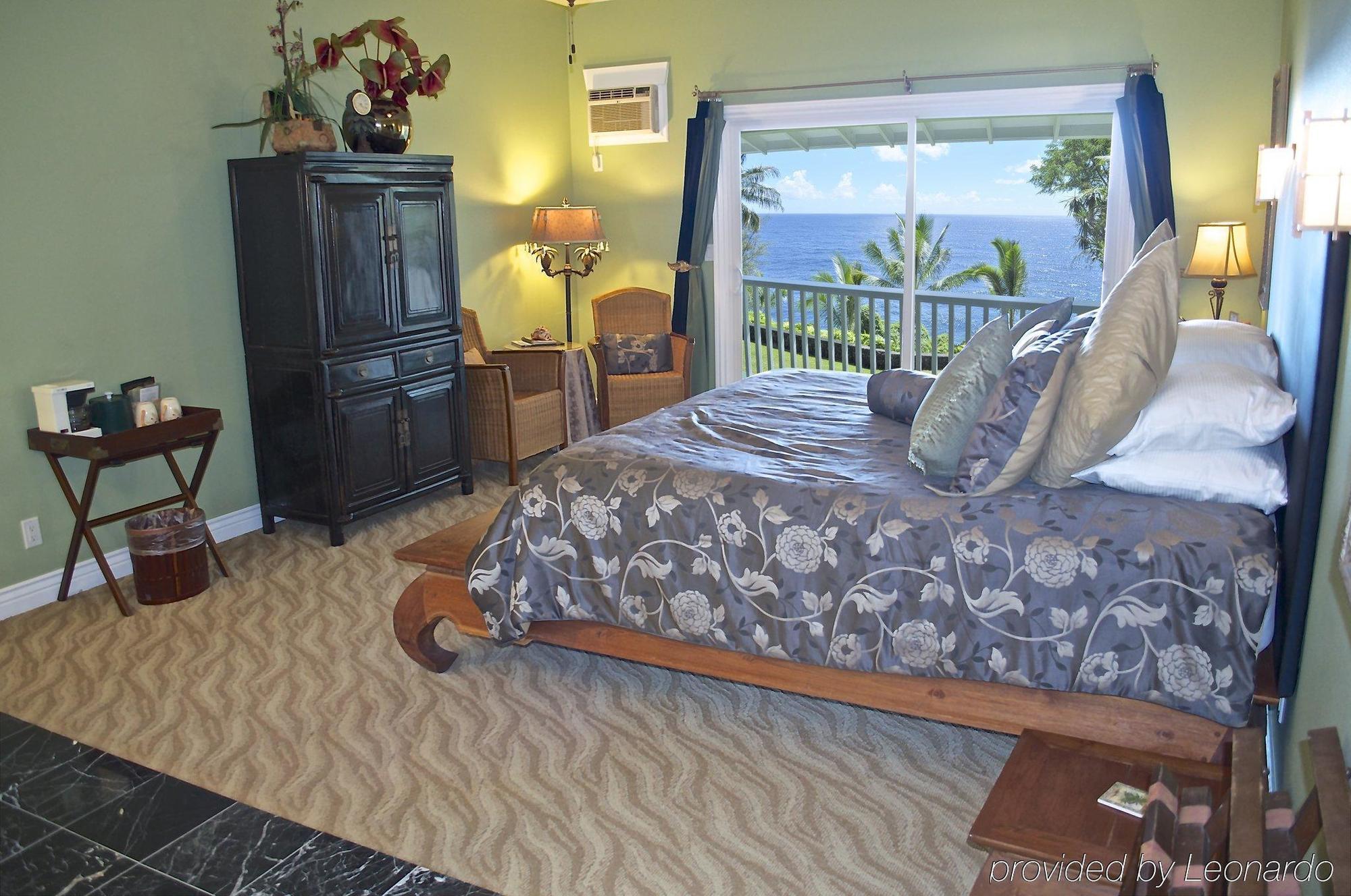 The Palms Cliff House Inn Honomu Exterior photo